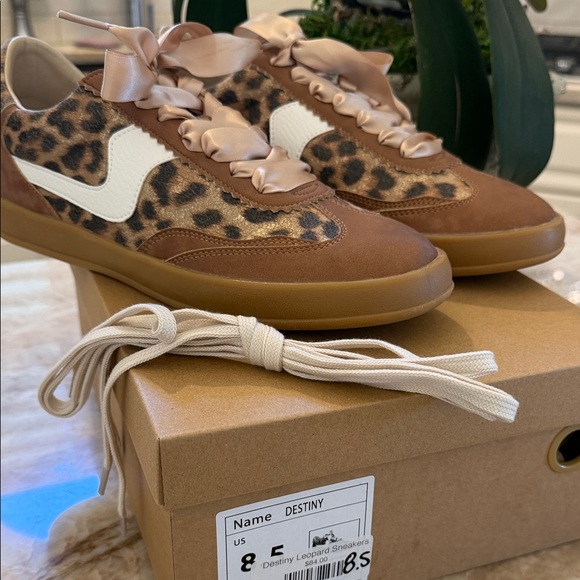 Elegant Satin Lace Leopard Women's Sneakers - Picture 10 of 11